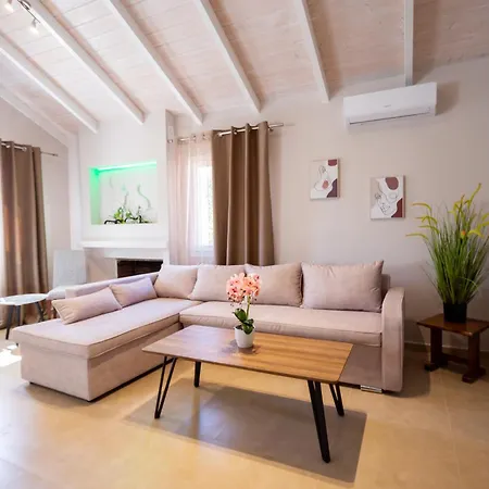Holiday home Irida *